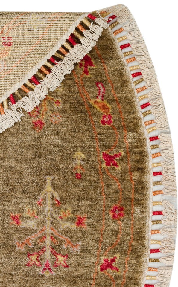 ZR 08 GREEN AUTUMN Q Otantik Desenli Özel Hav Vermeyen ve Kolay Temizlenebilir Tensel Kullanılarak El Emeği ile Özel Tezgahlarda Üretilen Modern Uşak Halısı