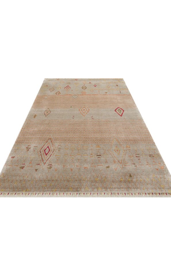 ZR 15 BEIGE AUTUMN Otantik Desenli Özel Hav Vermeyen ve Kolay Temizlenebilir Tensel Kullanılarak El Emeği ile Özel Tezgahlarda Üretilen Modern Uşak Halısı