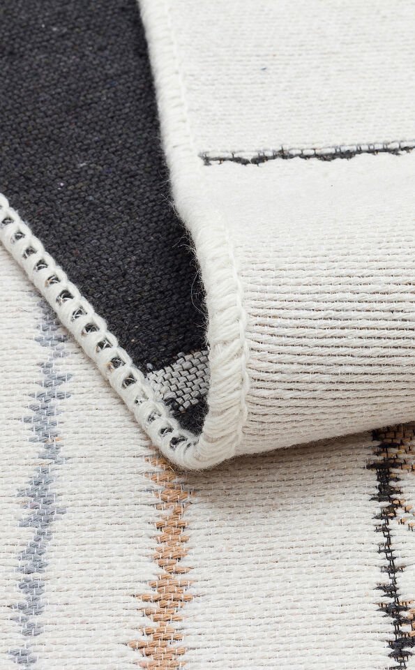 AR 41 CREAM BLACK Yıkanabilir Çift Taraflı Modern Desenli Dokuma Kilim